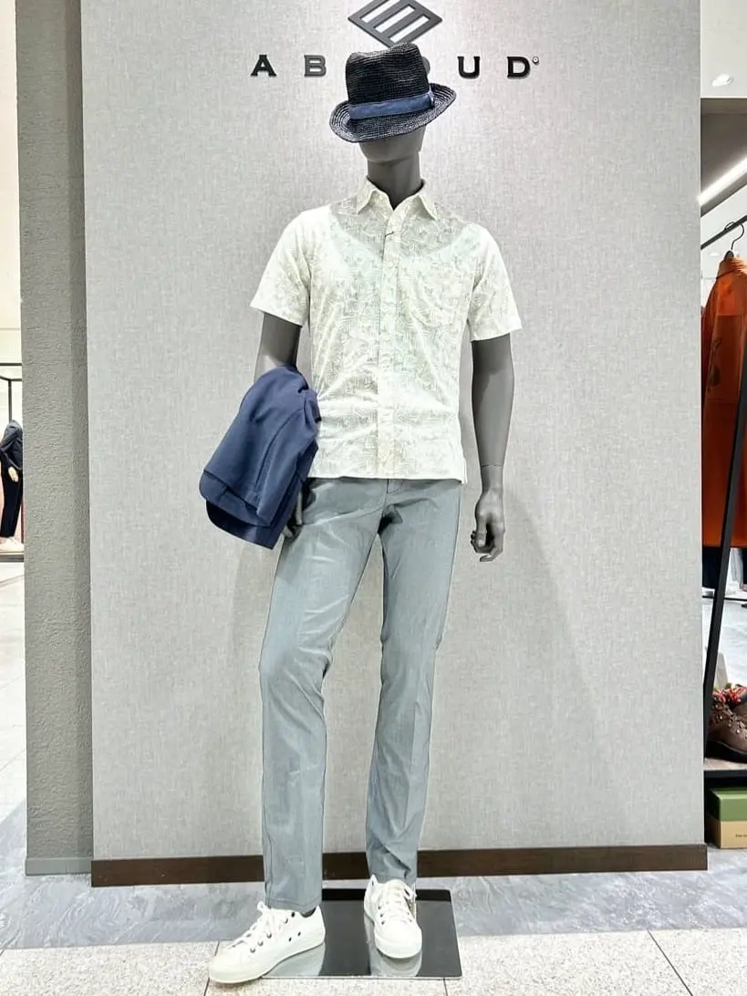 JOSEPH ABBOUD 上田 コーディネート画像