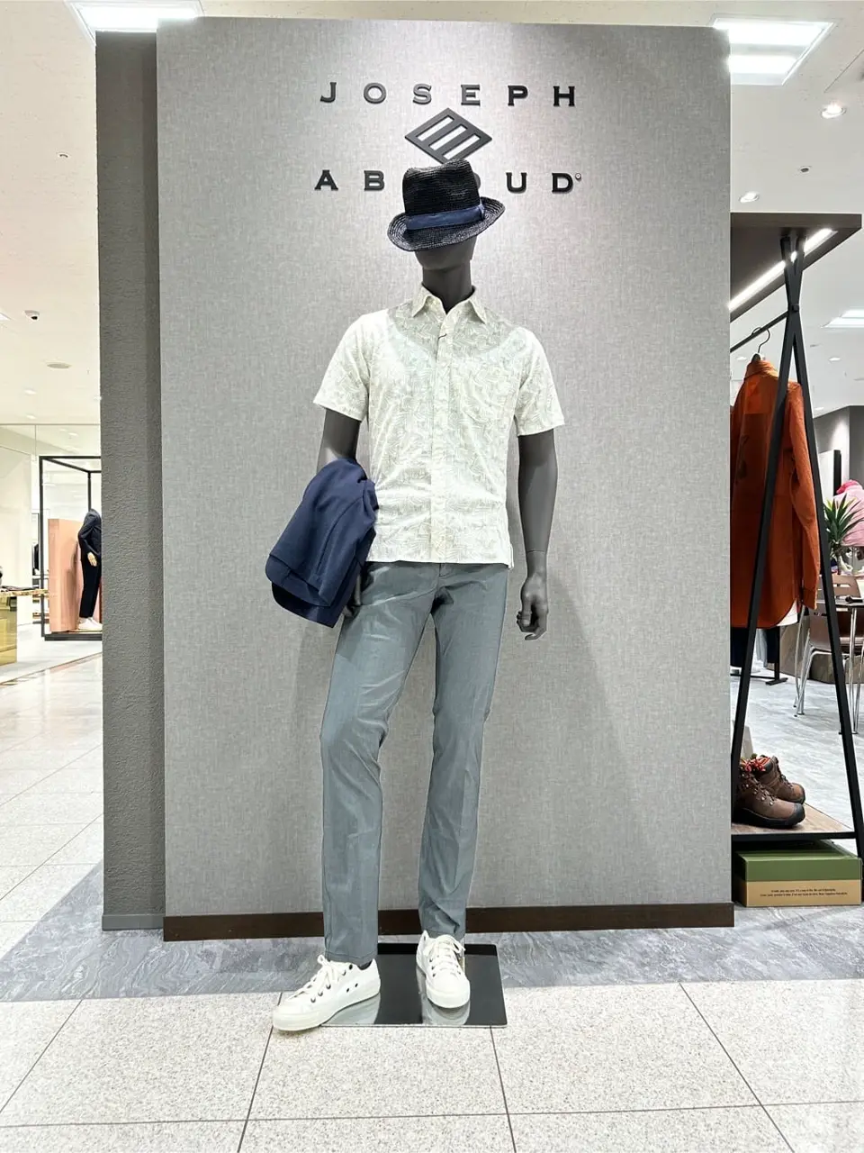 JOSEPH ABBOUD 上田 コーディネート画像