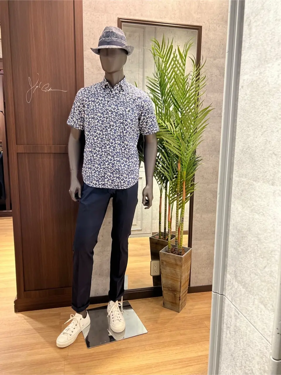 JOSEPH ABBOUD 上條 コーディネート画像