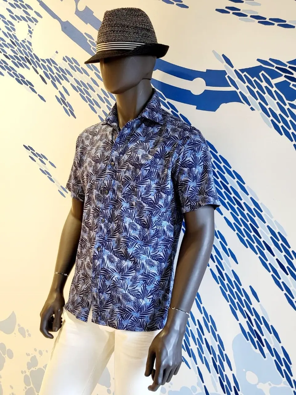 JOSEPH ABBOUD 亀井 コーディネート画像