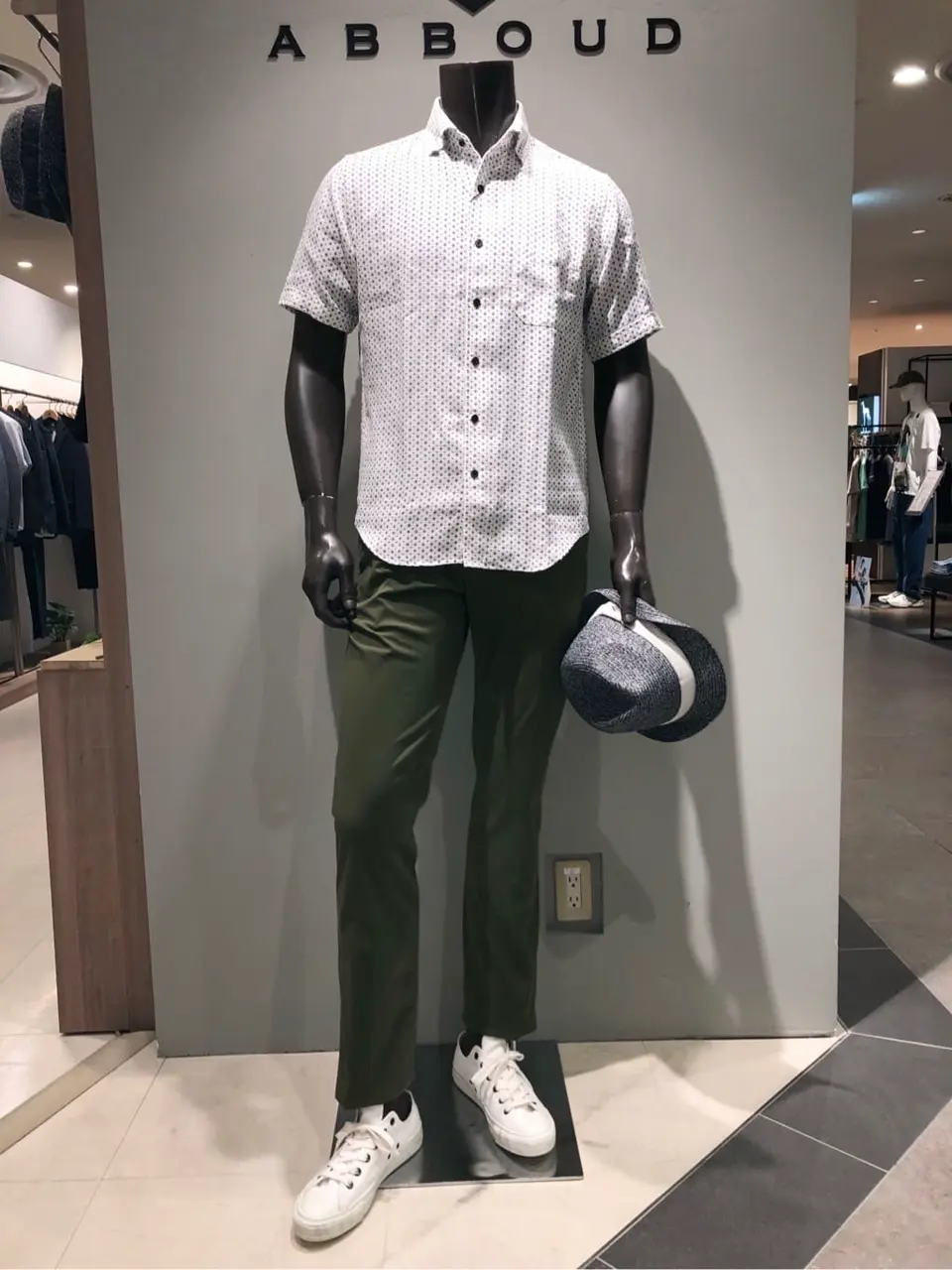 JOSEPH ABBOUD 川田 コーディネート画像