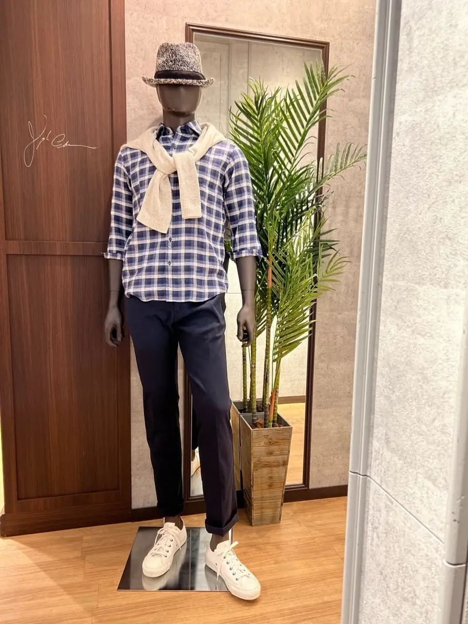 JOSEPH ABBOUD 上條 コーディネート画像