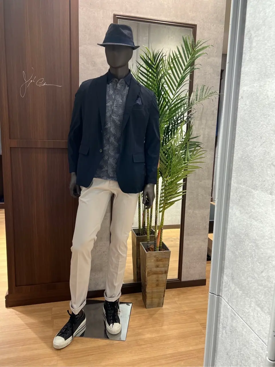 JOSEPH ABBOUD 上條 コーディネート画像