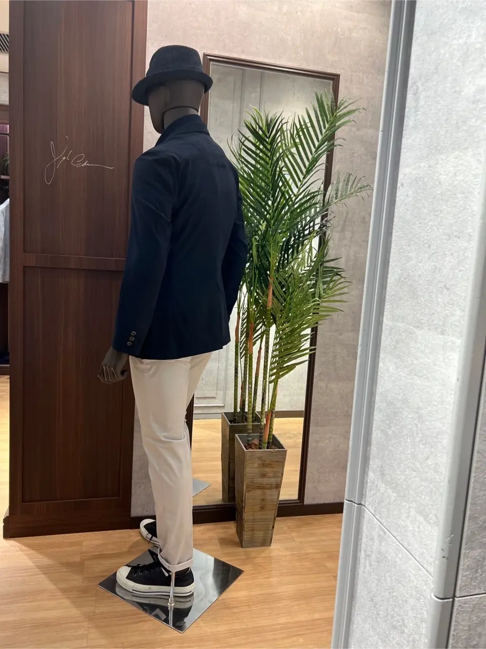 JOSEPH ABBOUD 上條 コーディネート画像