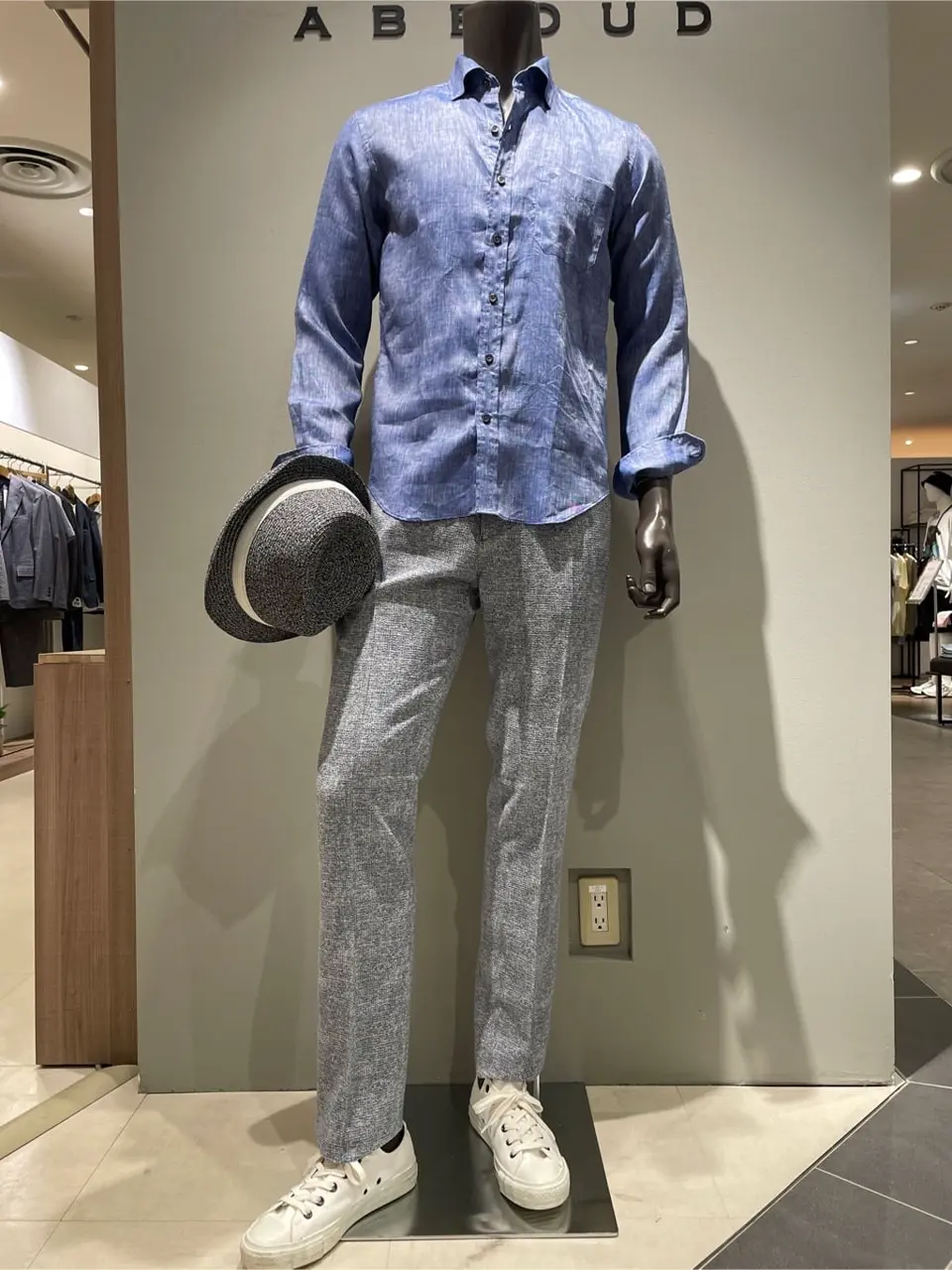 JOSEPH ABBOUD 伊津野 コーディネート画像