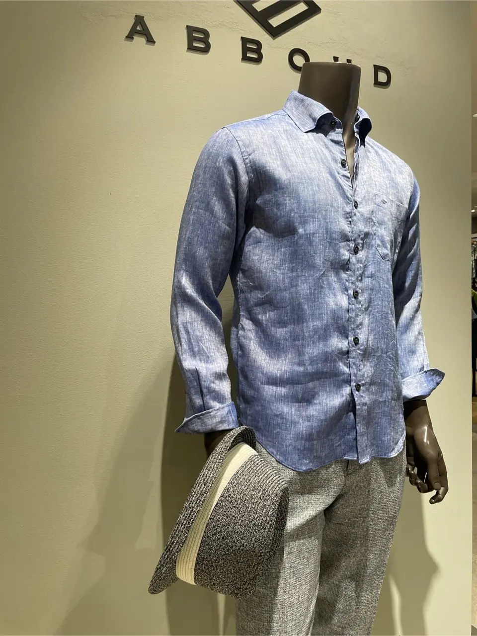 JOSEPH ABBOUD 伊津野 コーディネート画像