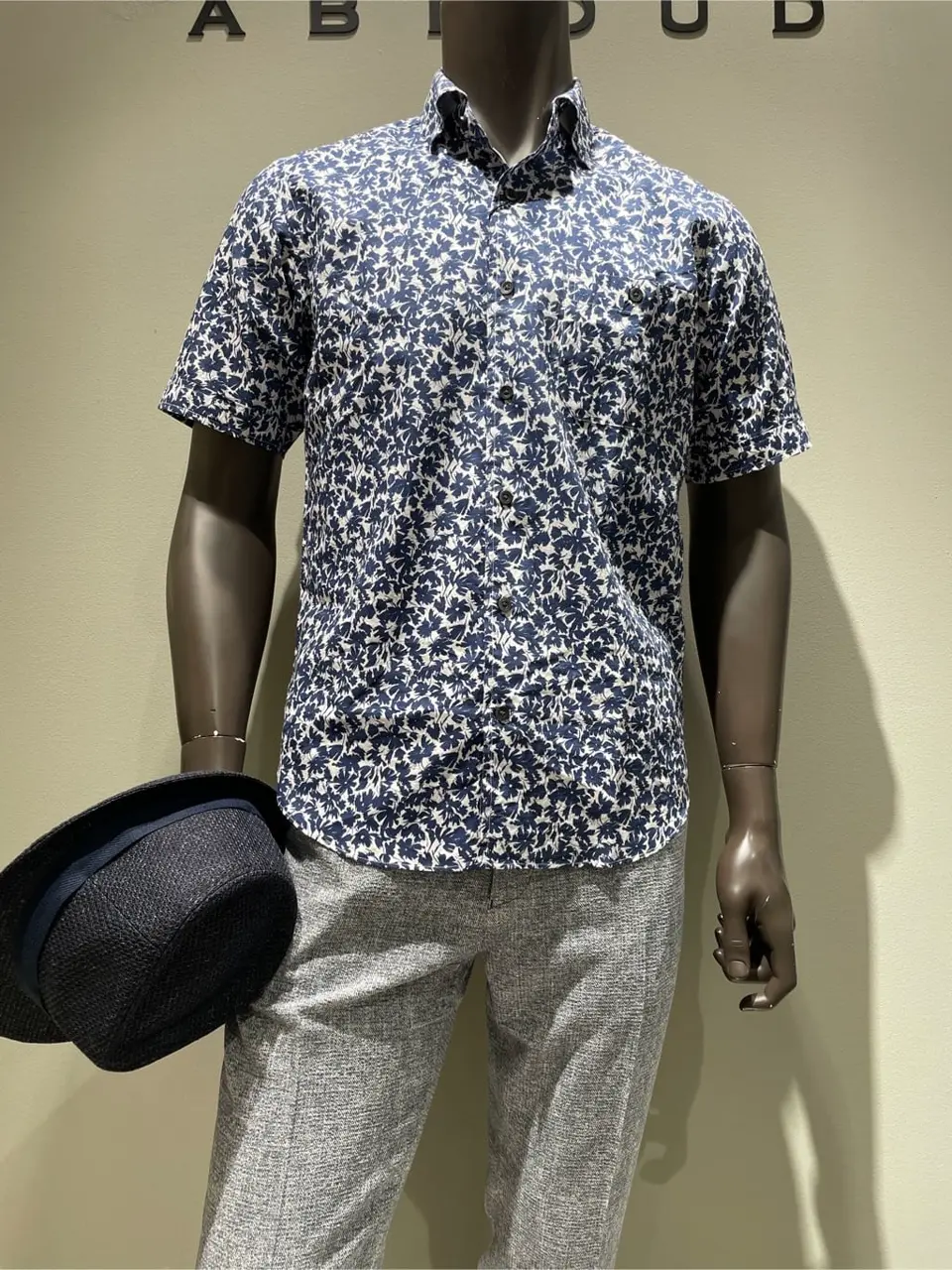 JOSEPH ABBOUD 伊津野 コーディネート画像