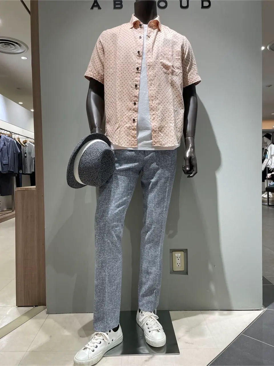 JOSEPH ABBOUD 伊津野 コーディネート画像