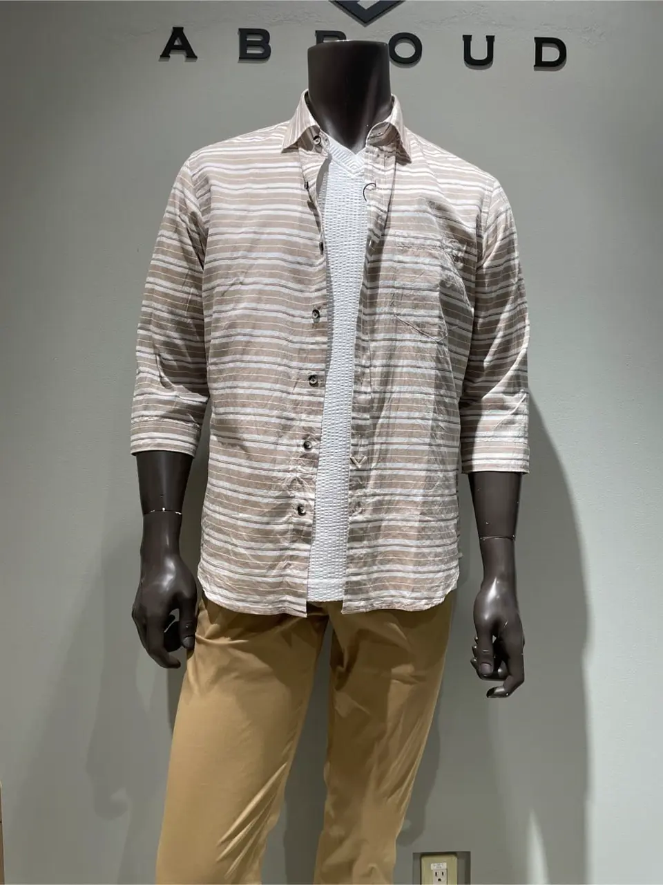 JOSEPH ABBOUD 伊津野 コーディネート画像