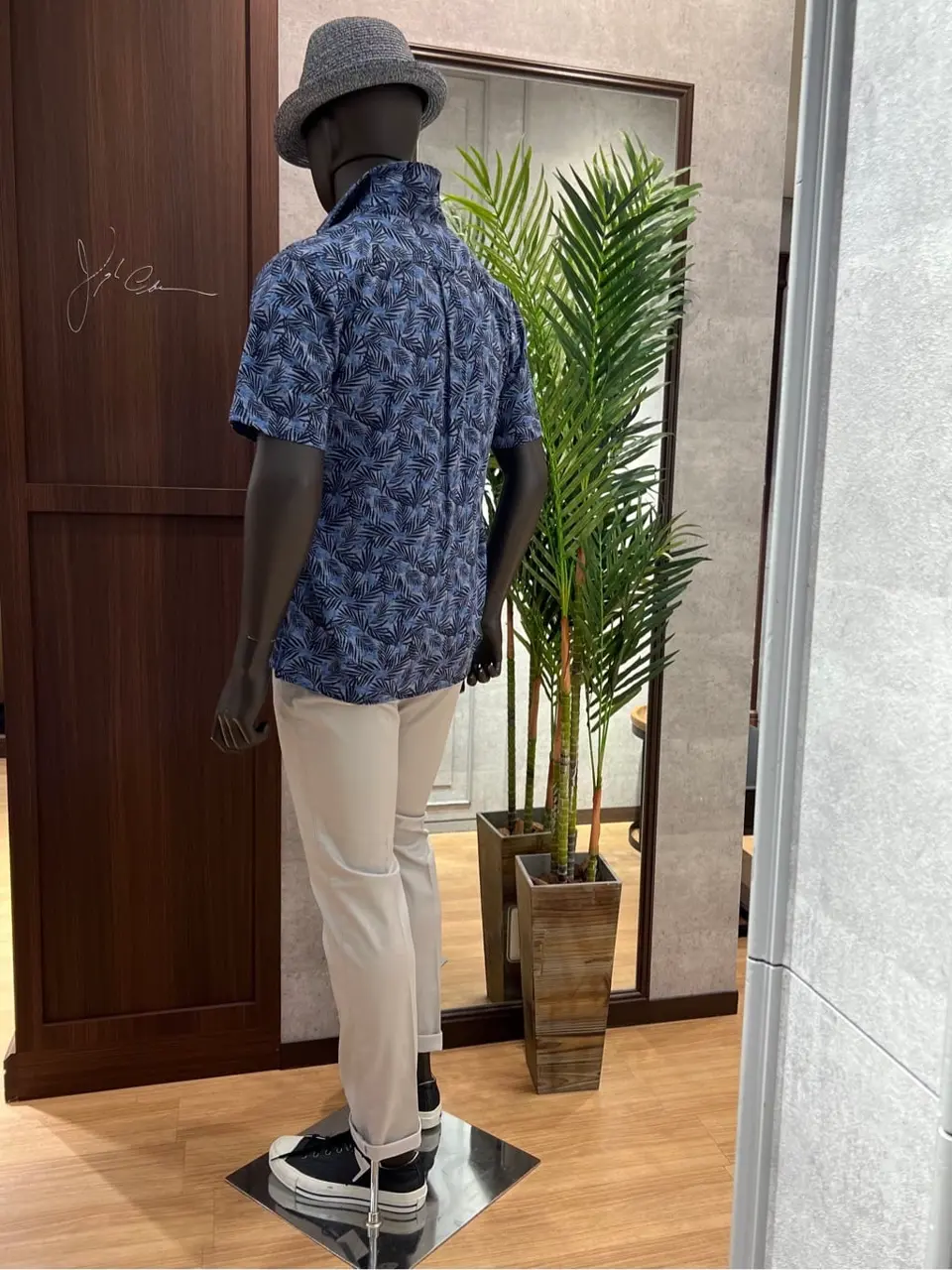 JOSEPH ABBOUD 上條 コーディネート画像