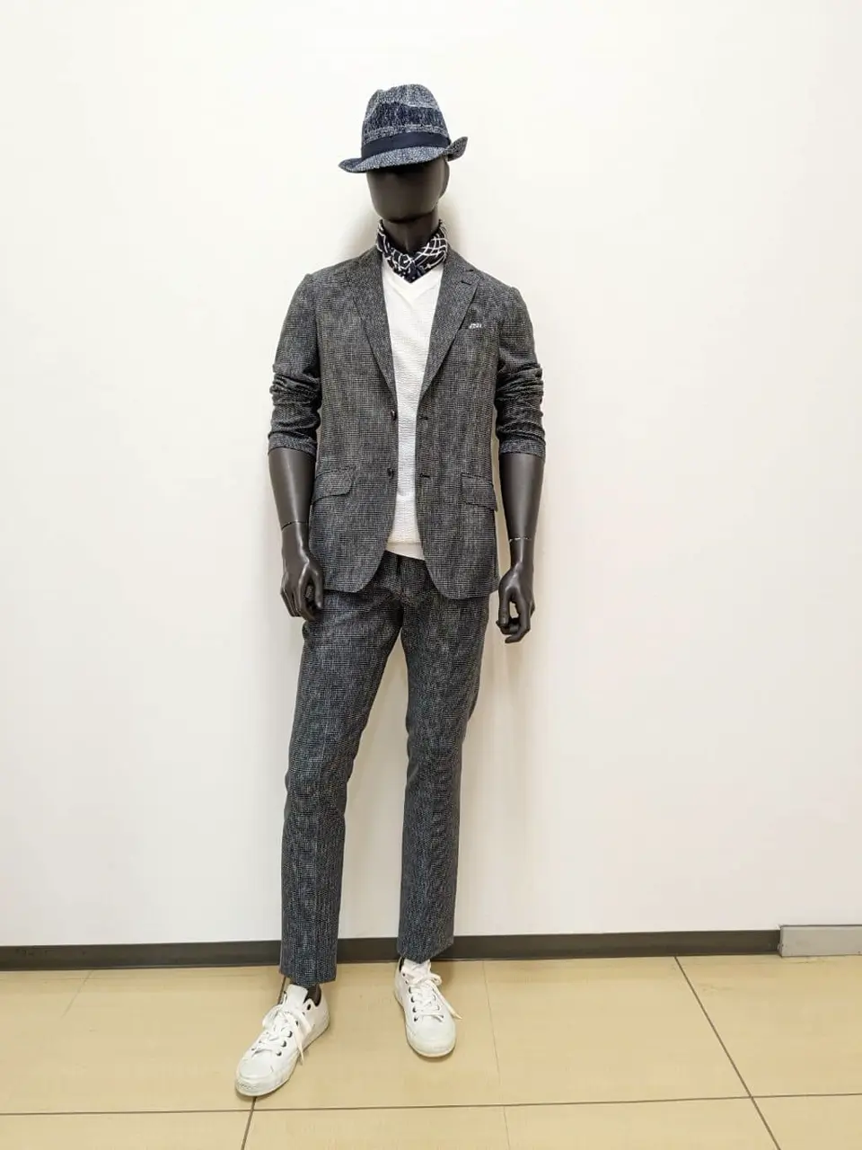 JOSEPH ABBOUD 大久 コーディネート画像