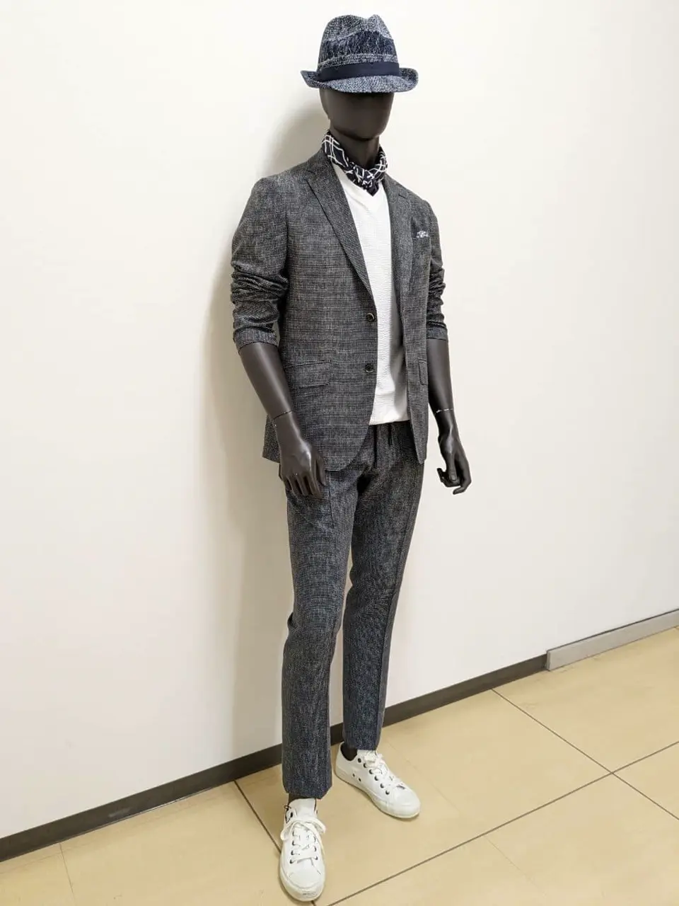 JOSEPH ABBOUD 大久 コーディネート画像