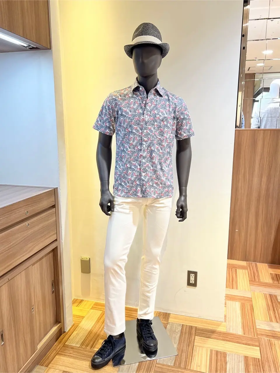 JOSEPH ABBOUD 森部 コーディネート画像