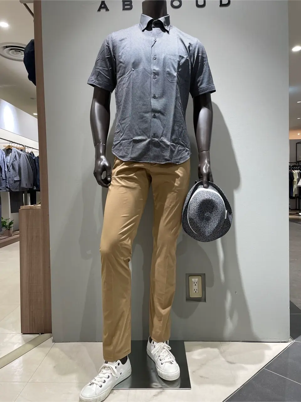 JOSEPH ABBOUD 伊津野 コーディネート画像