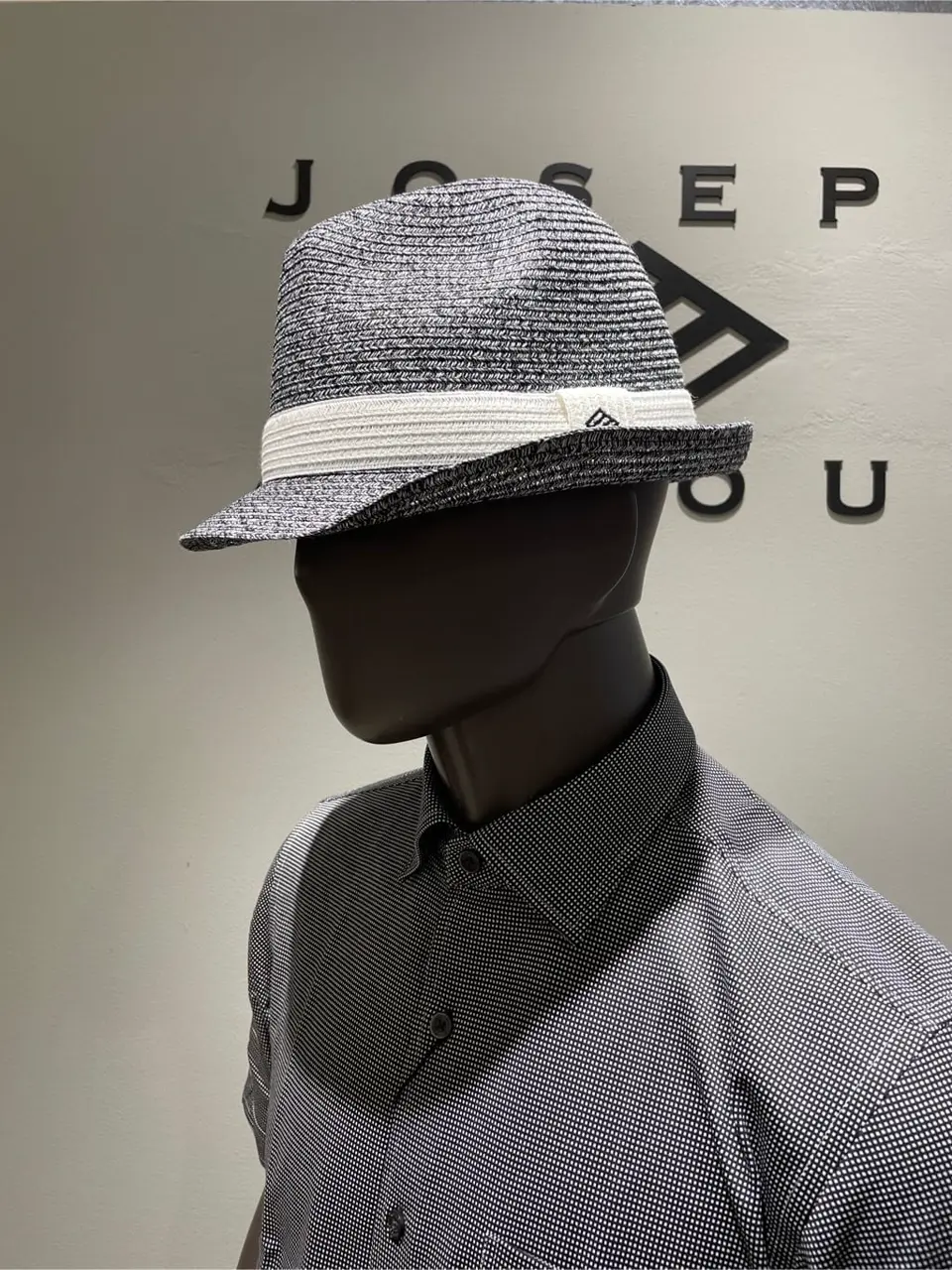 JOSEPH ABBOUD 伊津野 コーディネート画像
