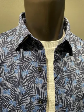 JOSEPH ABBOUD 伊津野 コーディネート画像