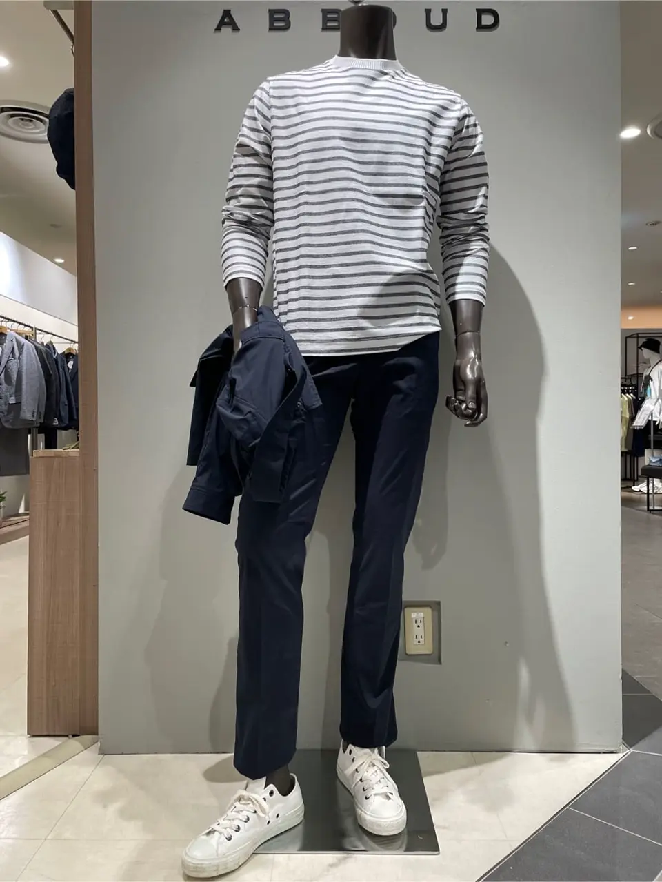 JOSEPH ABBOUD 伊津野 コーディネート画像