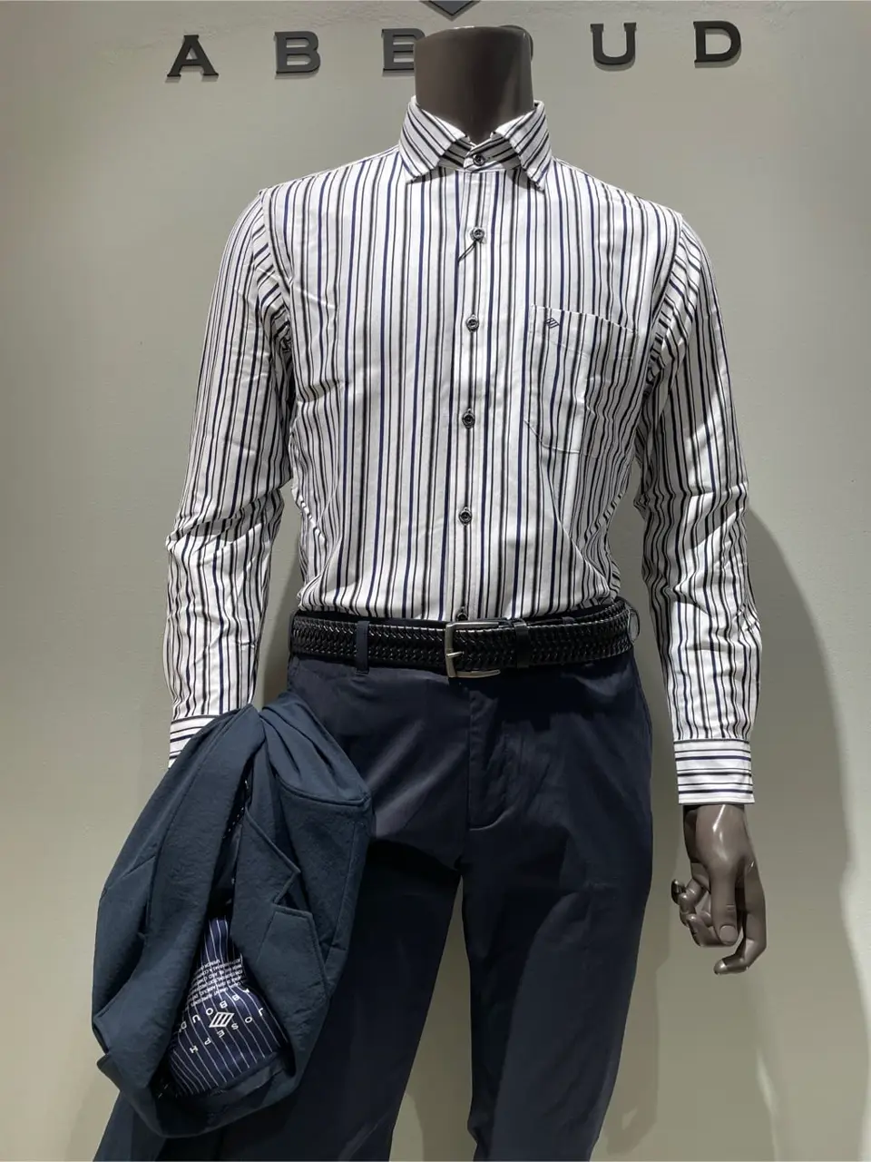 JOSEPH ABBOUD 伊津野 コーディネート画像