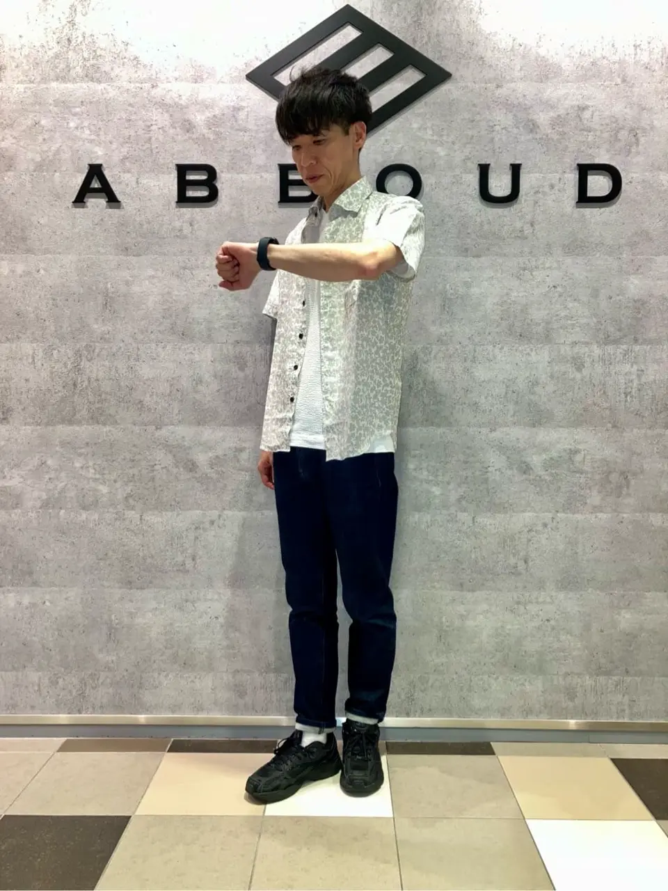 JOSEPH ABBOUD 足立 コーディネート画像