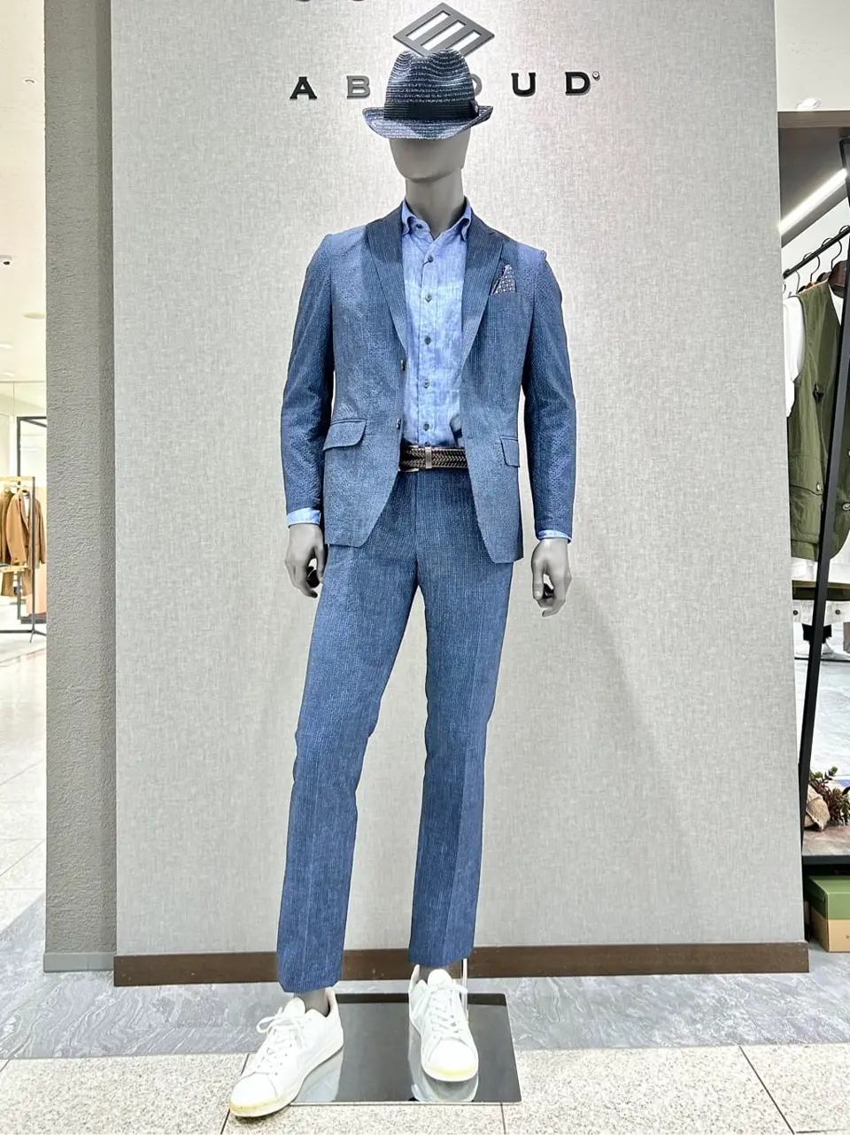 JOSEPH ABBOUD 上田 コーディネート画像