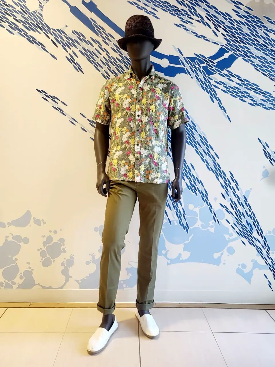 JOSEPH ABBOUD 亀井 コーディネート画像