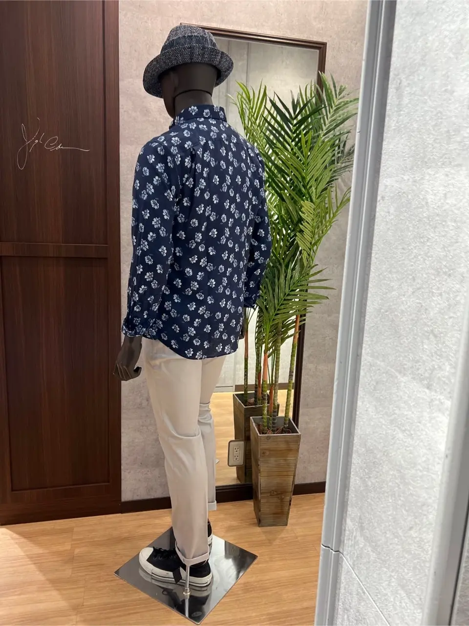 JOSEPH ABBOUD 上條 コーディネート画像