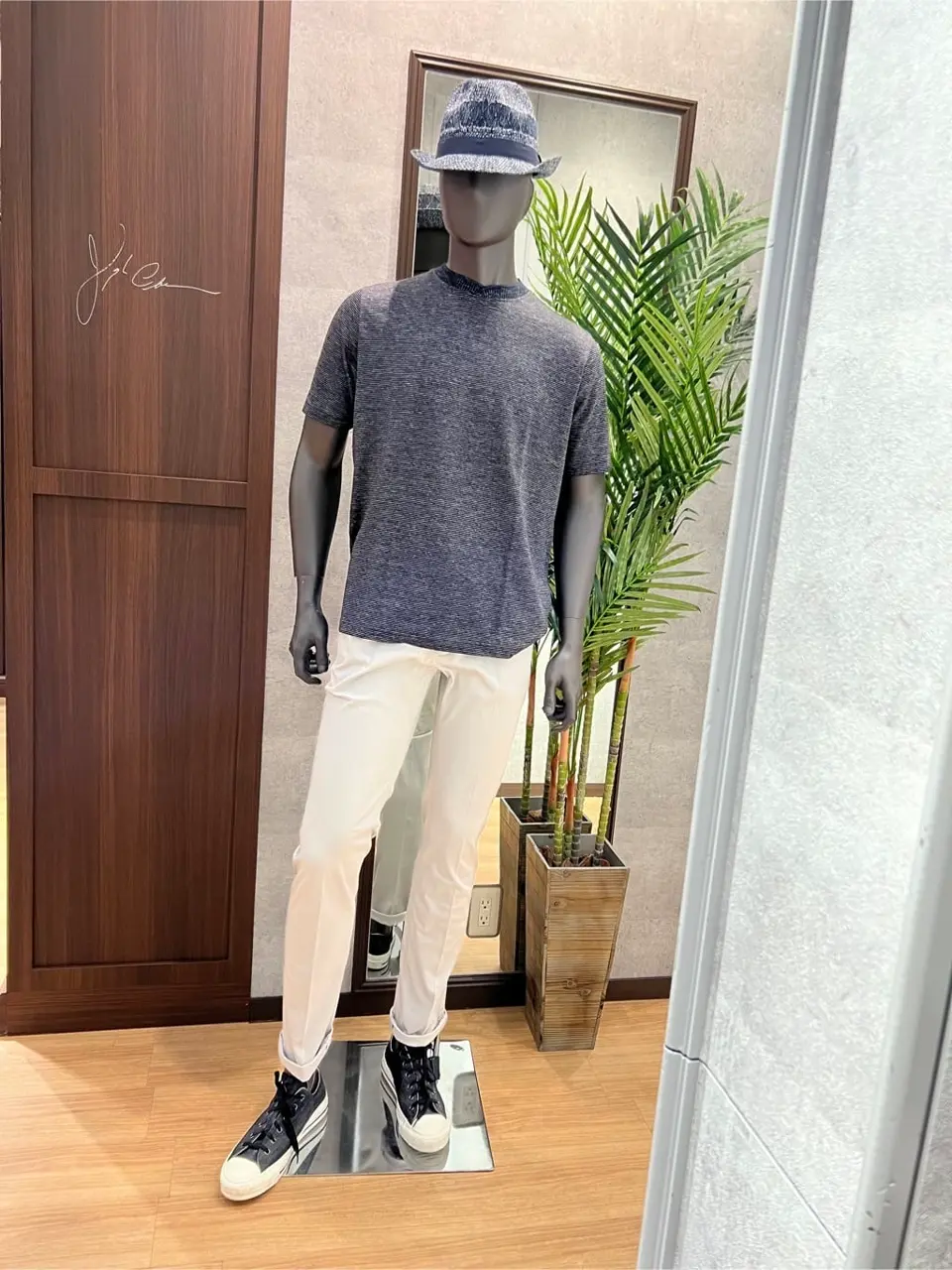 JOSEPH ABBOUD 上條 コーディネート画像