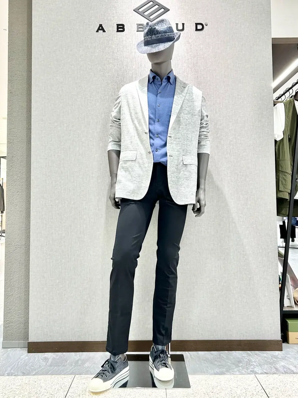 JOSEPH ABBOUD 上田 コーディネート画像