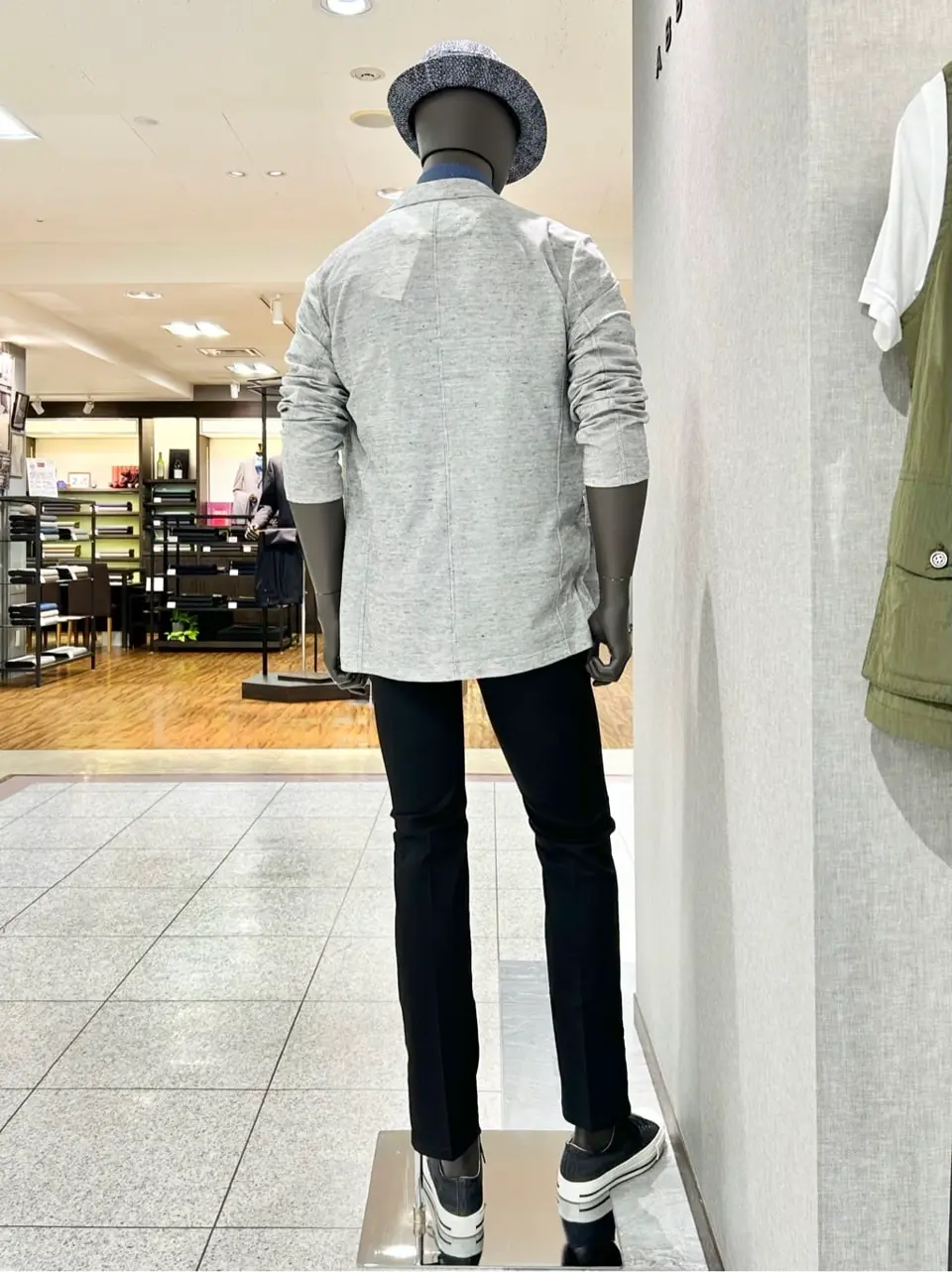 JOSEPH ABBOUD 上田 コーディネート画像