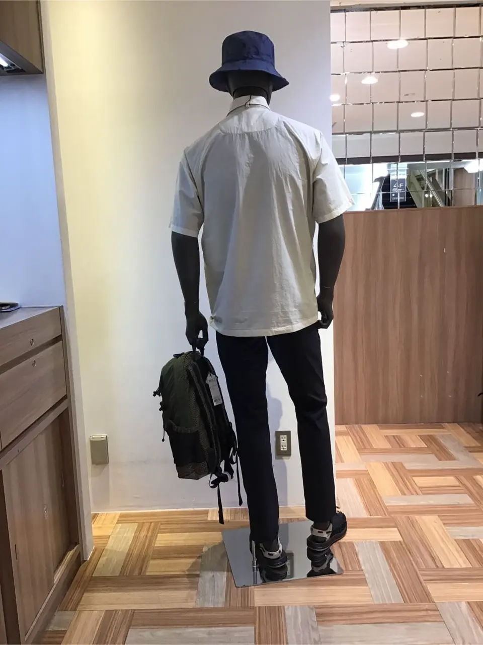 JOSEPH ABBOUD 小城 コーディネート画像