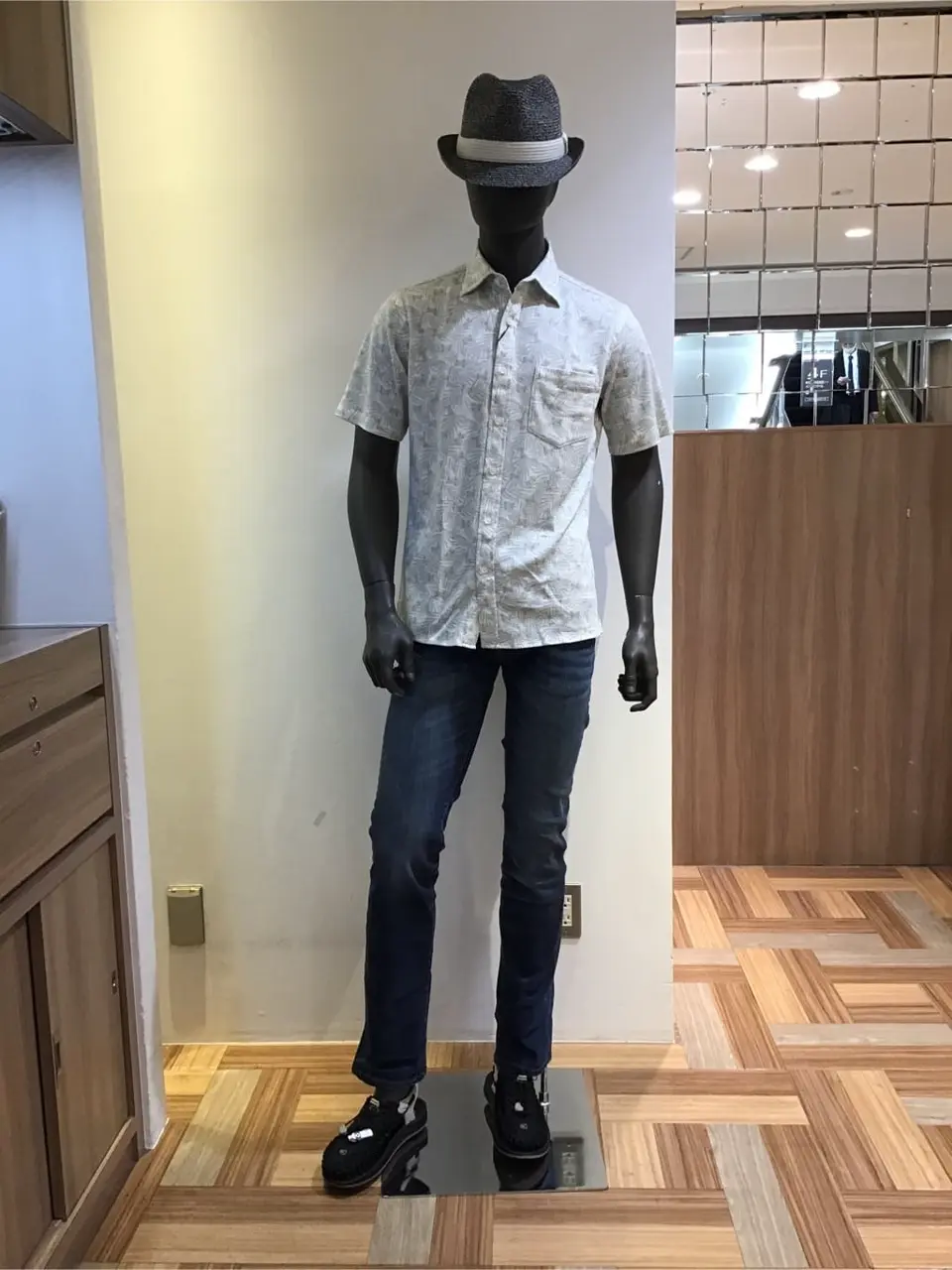 JOSEPH ABBOUD 小城 コーディネート画像