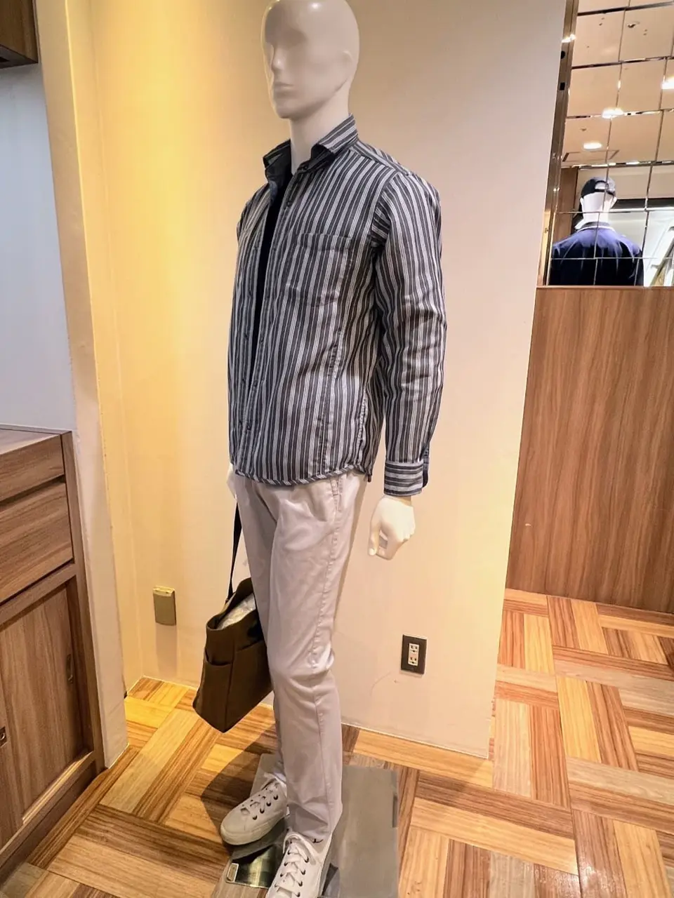 JOSEPH ABBOUD 森部 コーディネート画像