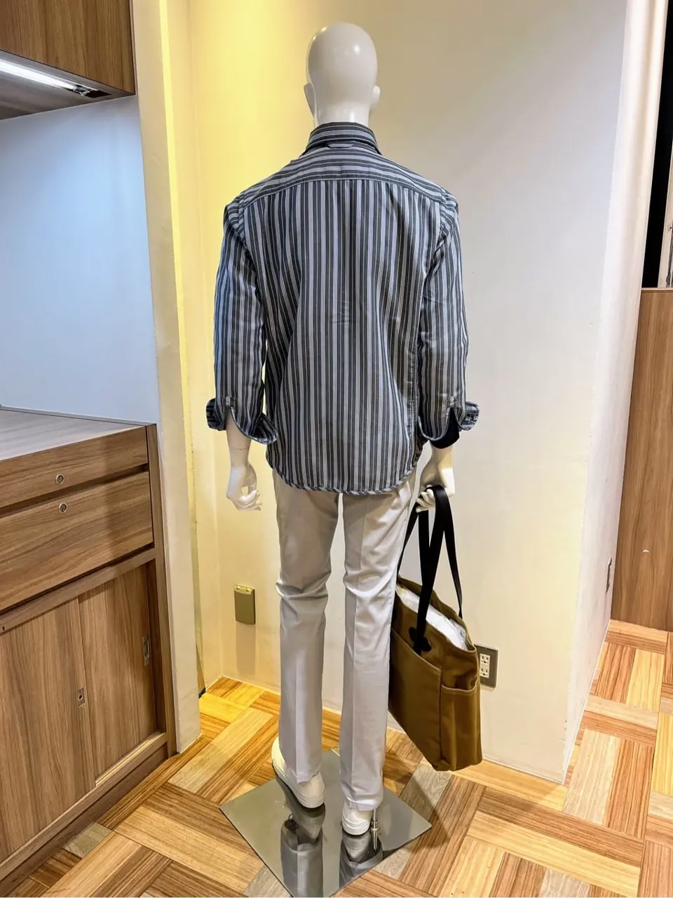 JOSEPH ABBOUD 森部 コーディネート画像