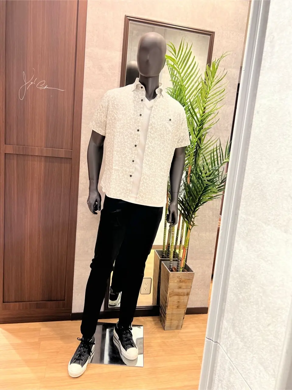 JOSEPH ABBOUD 上條 コーディネート画像