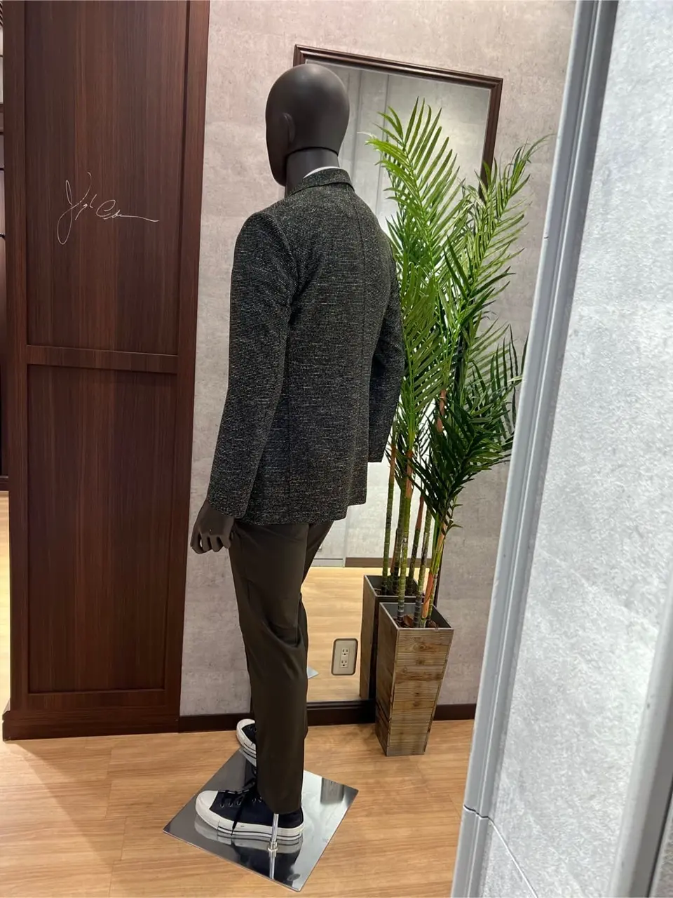 JOSEPH ABBOUD 上條 コーディネート画像