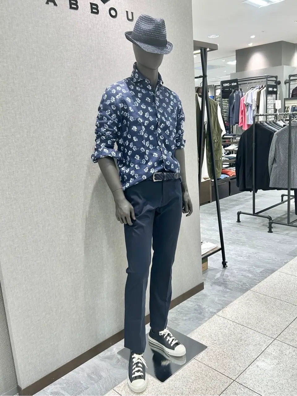 JOSEPH ABBOUD 上田 コーディネート画像