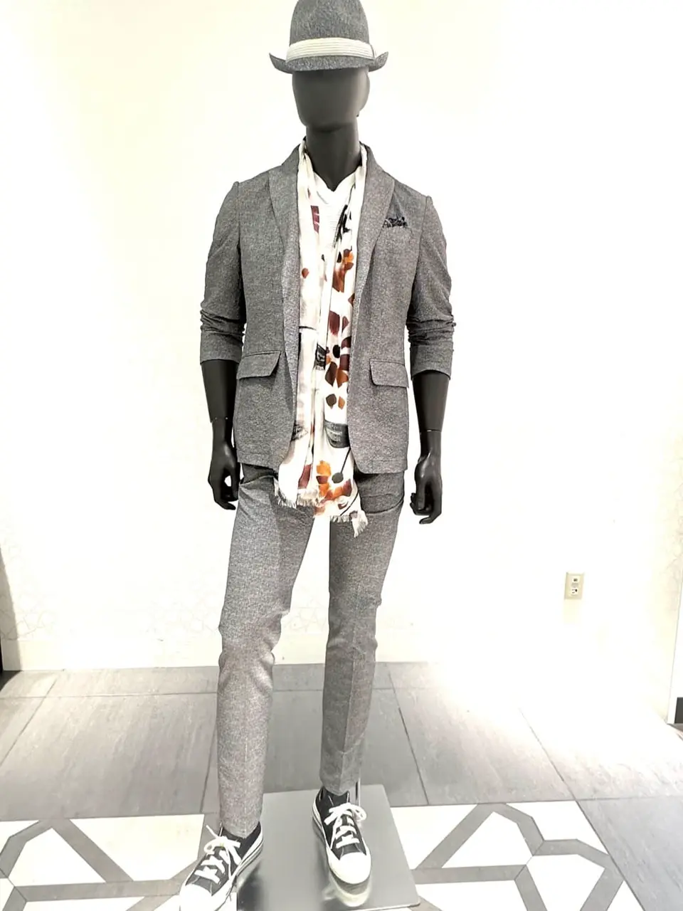 JOSEPH ABBOUD 石川 コーディネート画像