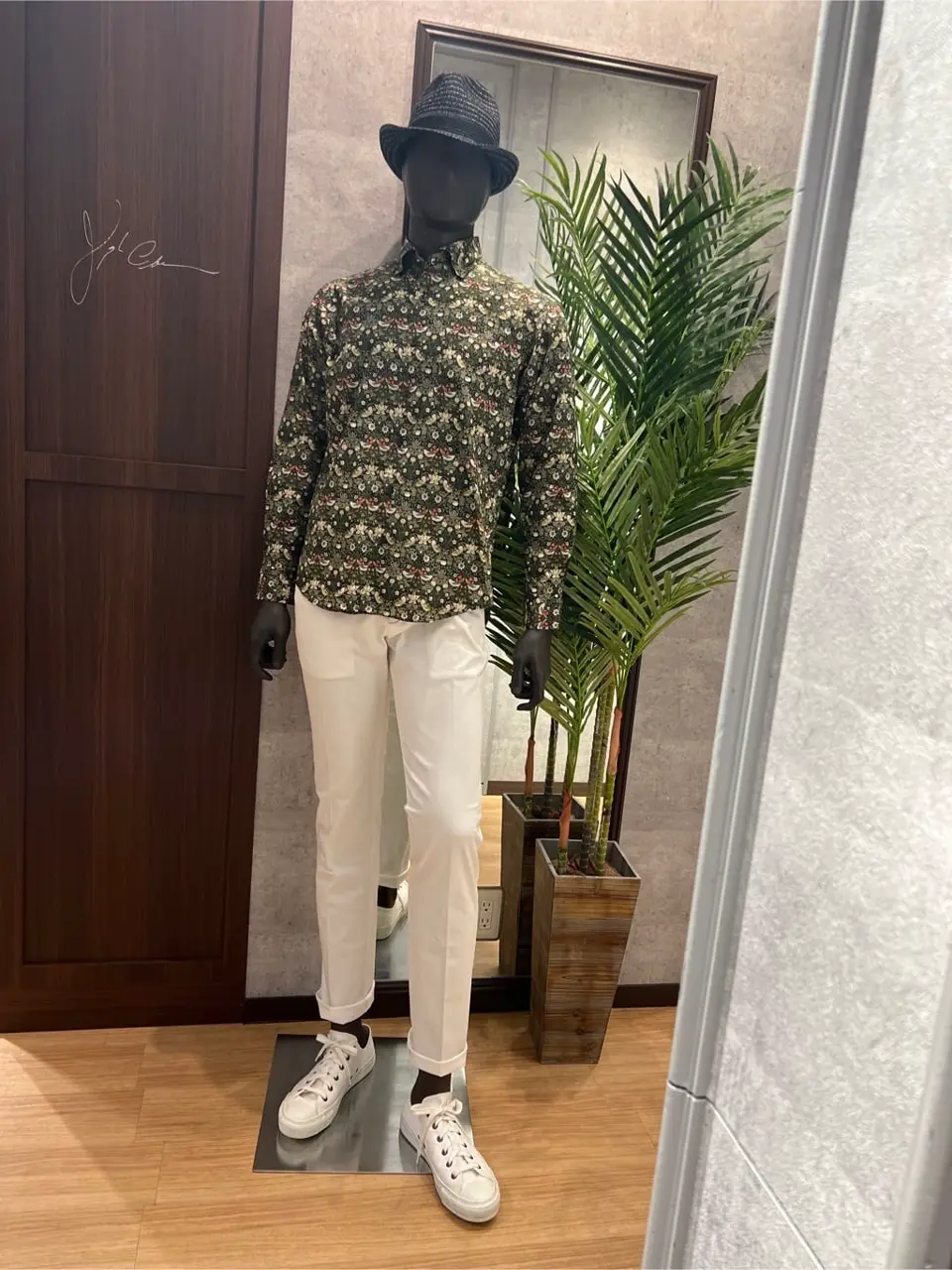 JOSEPH ABBOUD 上條 コーディネート画像