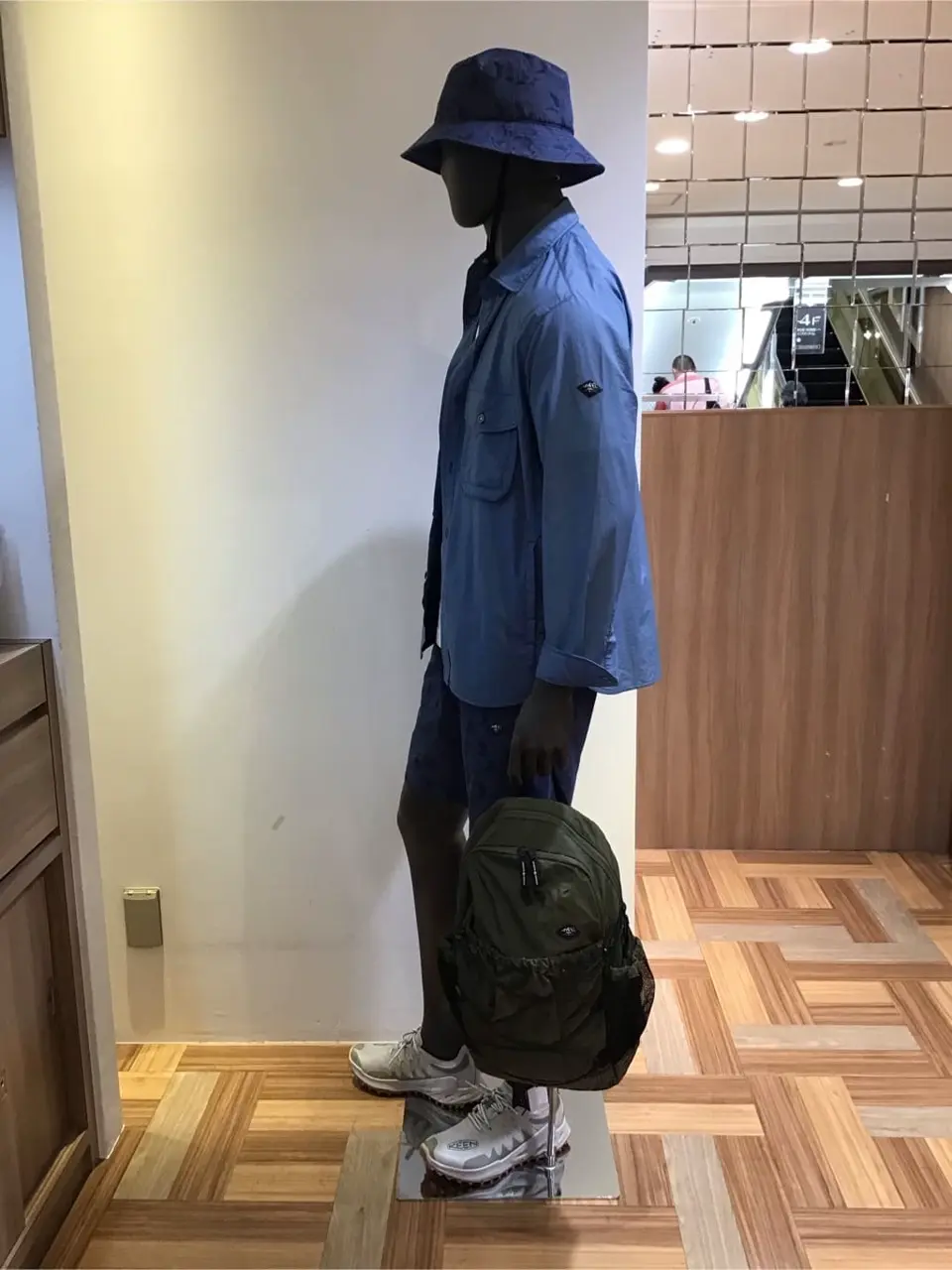 JOSEPH ABBOUD 三澄 コーディネート画像