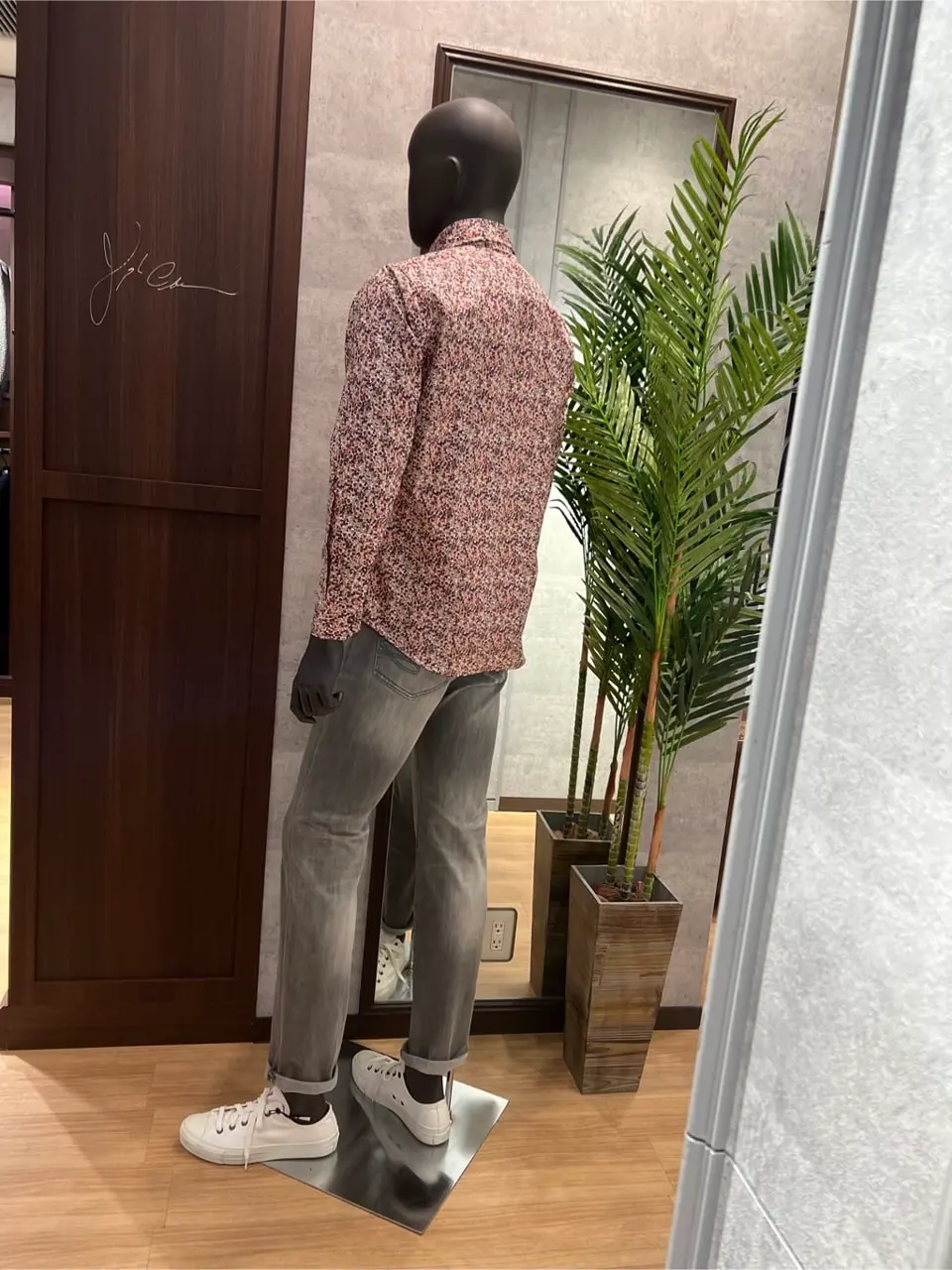 JOSEPH ABBOUD 上條 コーディネート画像