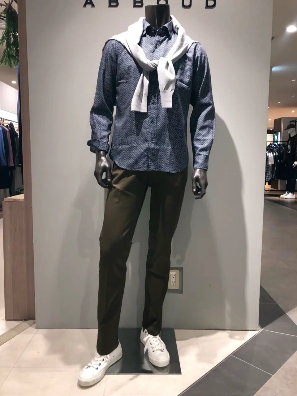 JOSEPH ABBOUD 川田 コーディネート画像