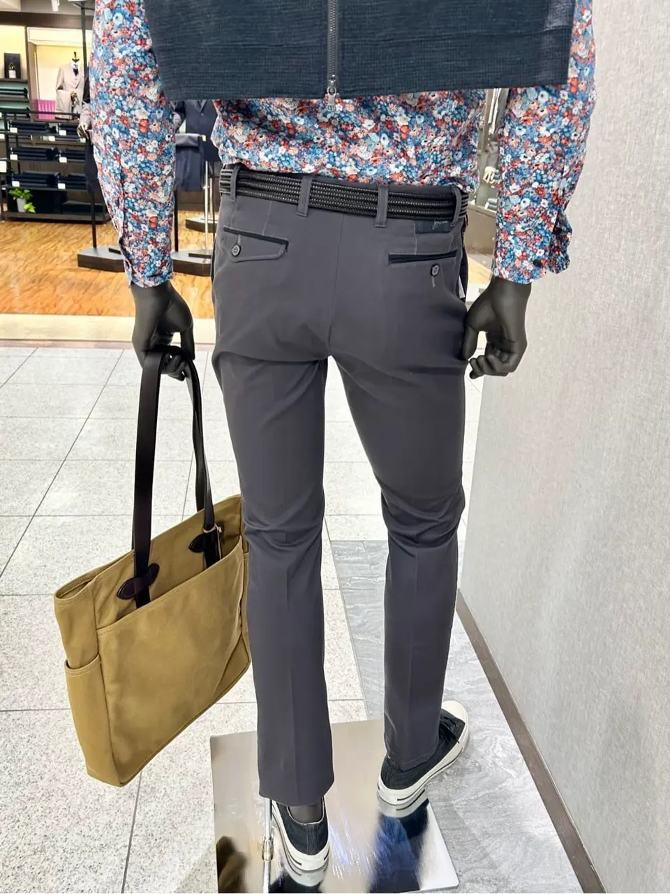 JOSEPH ABBOUD 上田 コーディネート画像