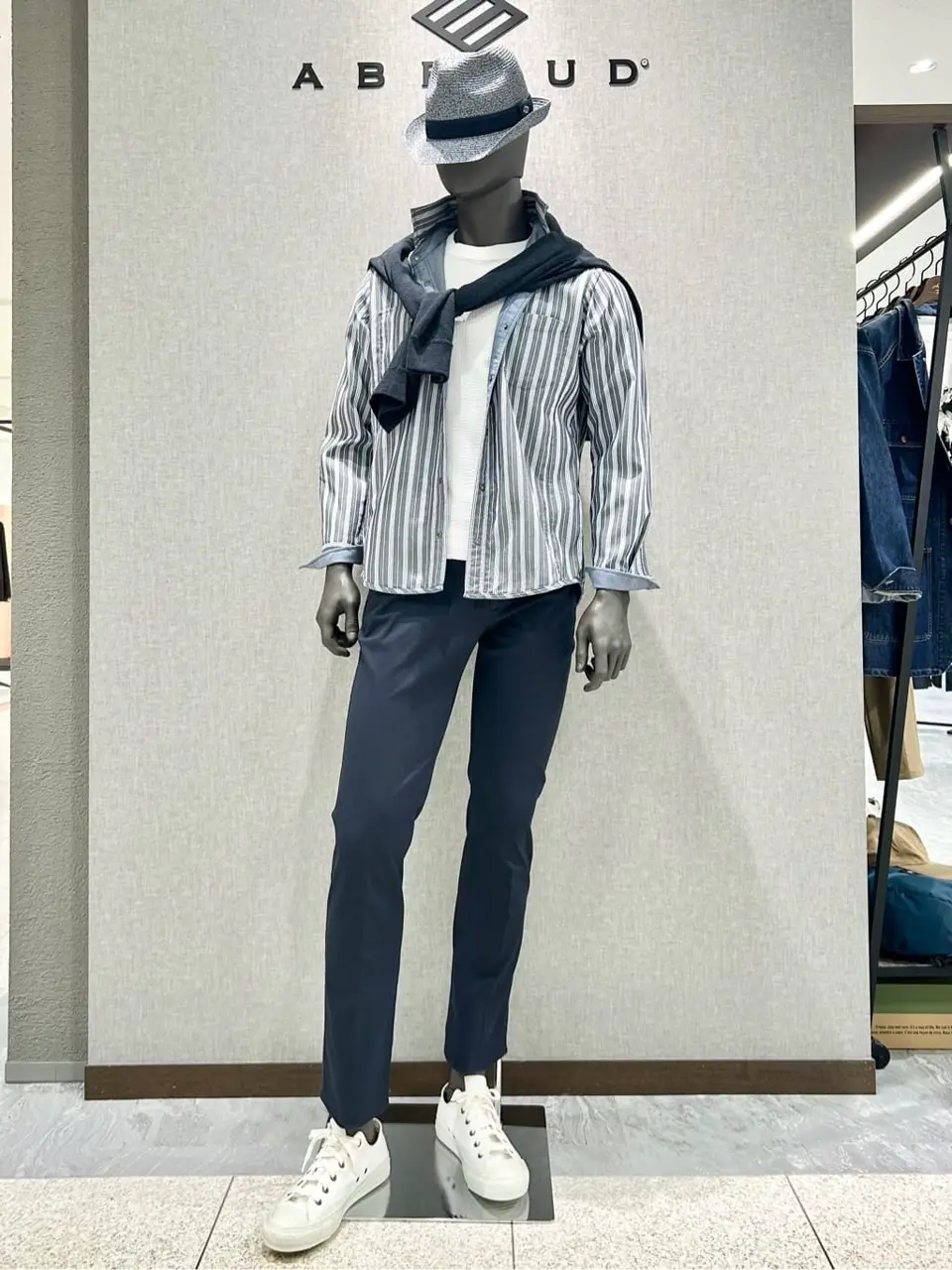 JOSEPH ABBOUD 上田 コーディネート画像