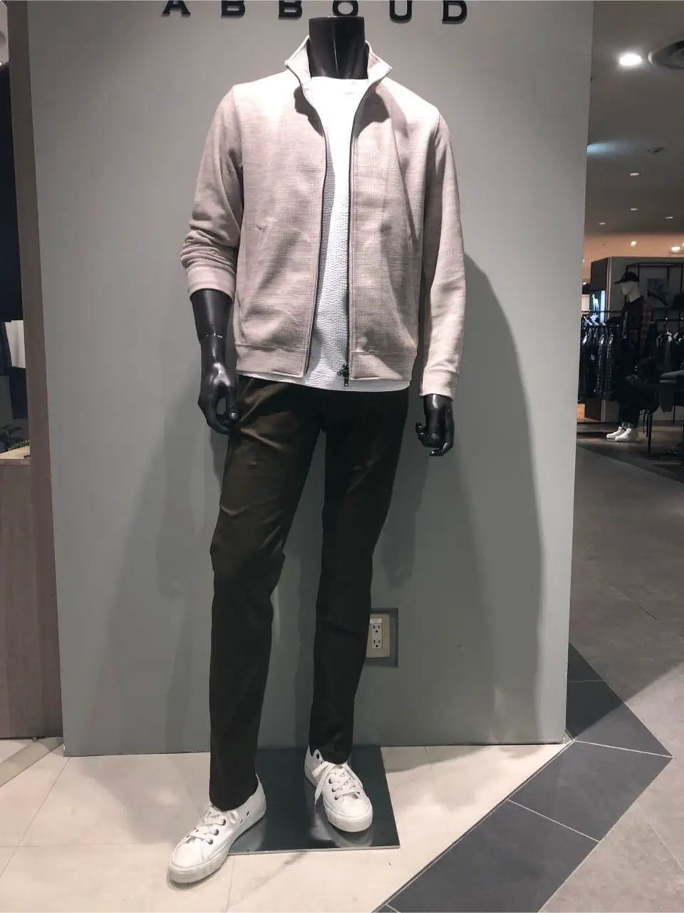 JOSEPH ABBOUD 川田 コーディネート画像