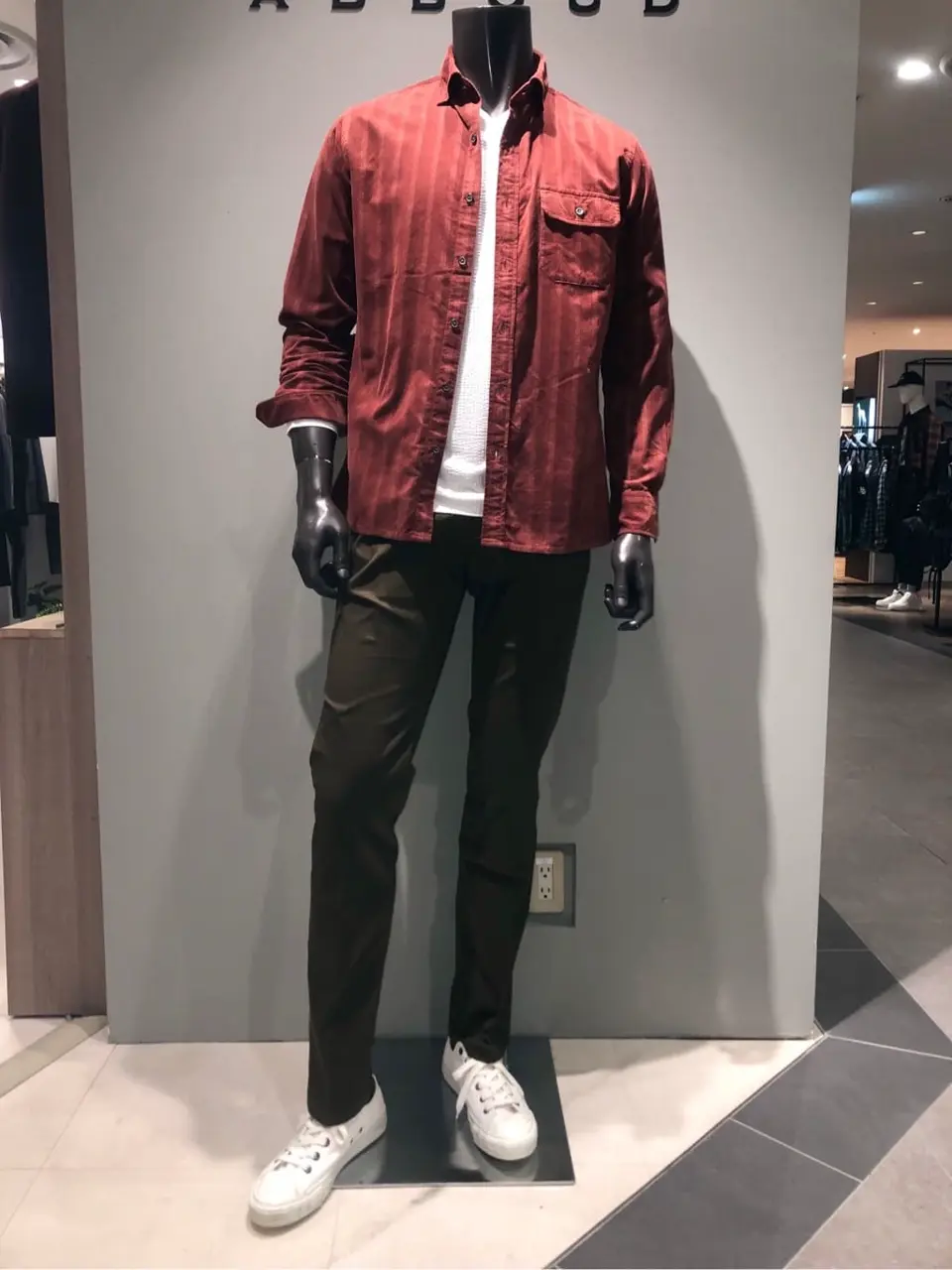 JOSEPH ABBOUD 川田 コーディネート画像