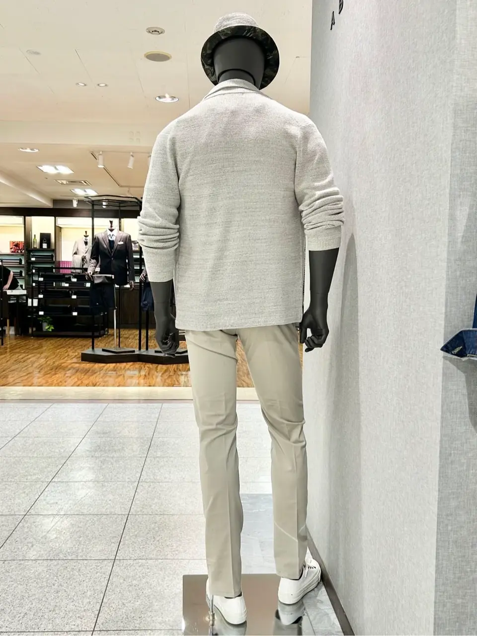 JOSEPH ABBOUD 上田 コーディネート画像