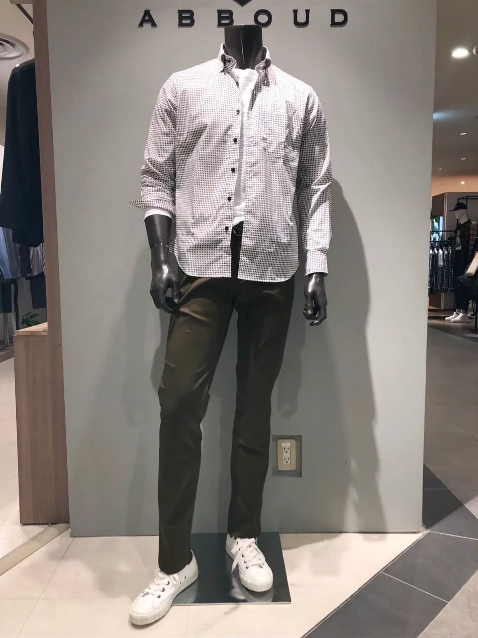 JOSEPH ABBOUD 川田 コーディネート画像