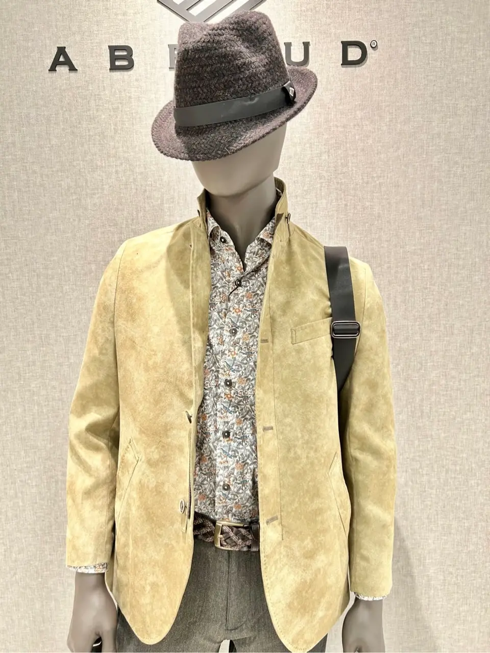 JOSEPH ABBOUD 上田 コーディネート画像