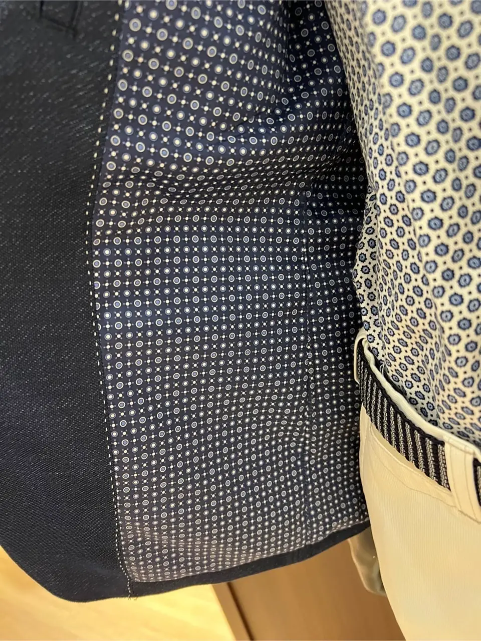 JOSEPH ABBOUD 上條 コーディネート画像