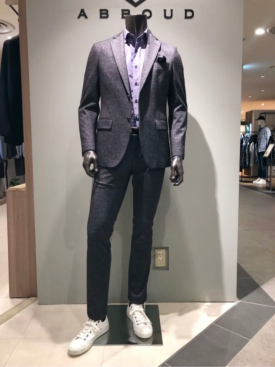 JOSEPH ABBOUD 川田 コーディネート画像